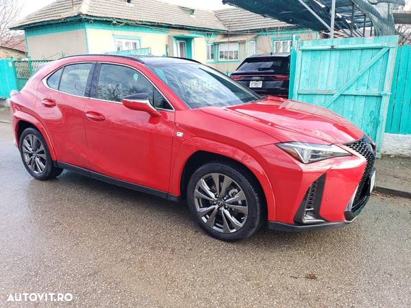 Lexus UX 250h (E-FOUR) F SPORT - 6