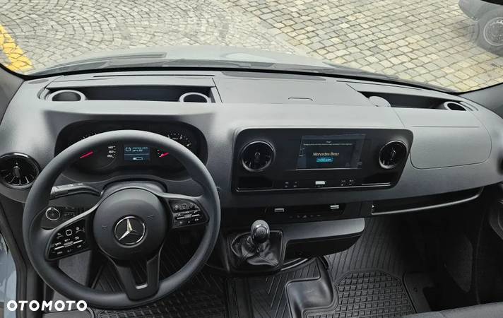 Mercedes-Benz Sprinter - 15