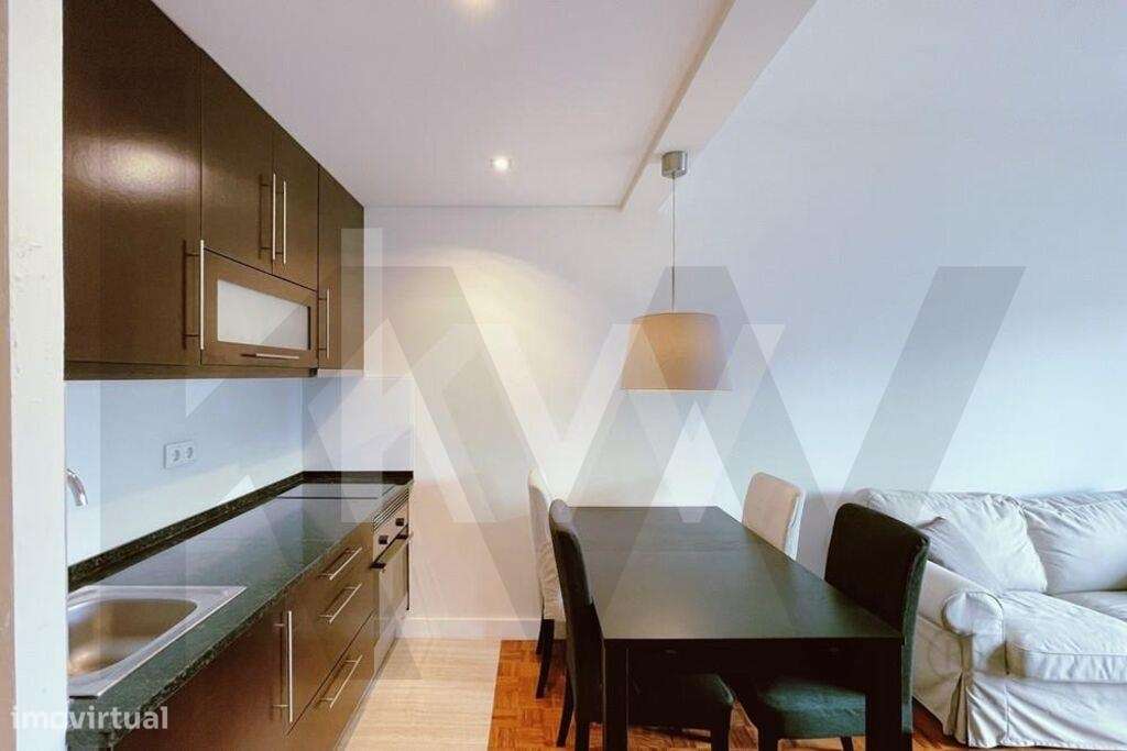 Apartamento Renovado e Mobilado perto da Praia de Paço de Arcos - Grande imagem: 5/33