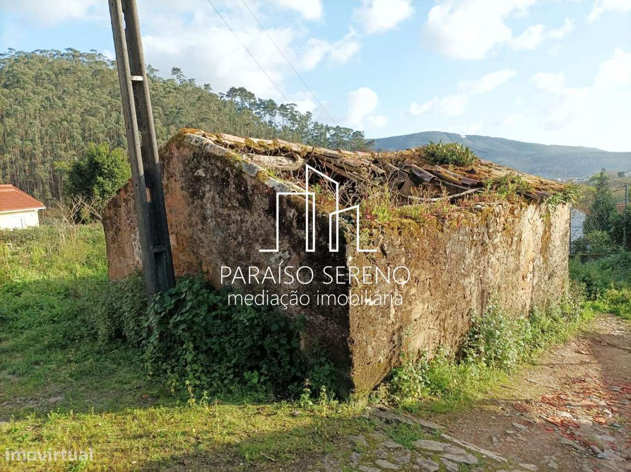 Moradia p/ restauro em Ossela-3