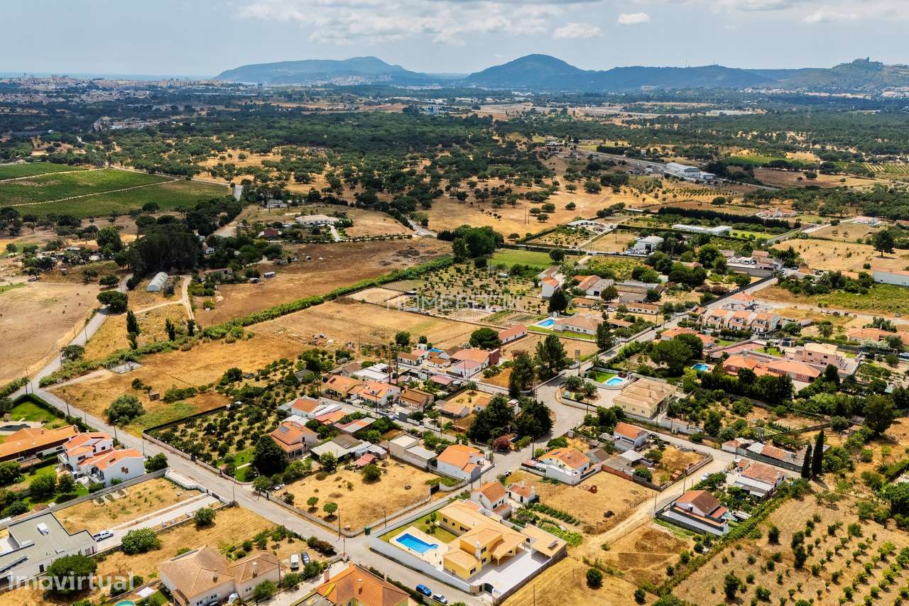 Moradia c/ 354 m² | Lote 1130 m² | Piscina e Jardim em Brejos do Assa-33