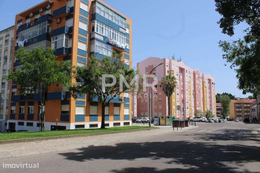 Investimento em Setúbal - Apartamento T1 com inquilino e terraço-3