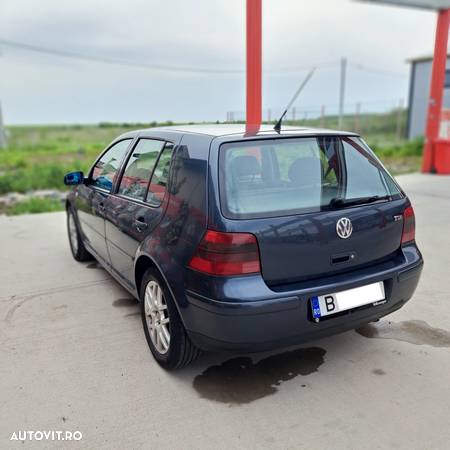 Volkswagen Golf - 3