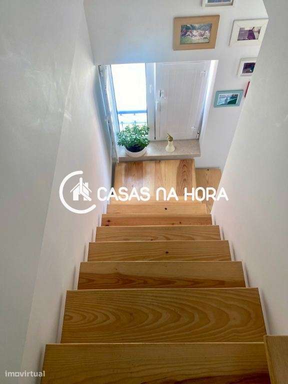 Moradia Triplex T2 em Almada na Rua Capitão Leitão-23
