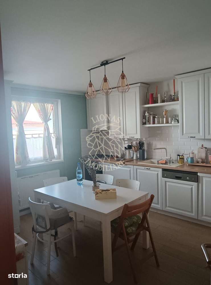 Casa 114 mp cu Sistem Fotovoltaic-terasa-curte amenajata-Eroilor - Imagine principală: 2/8