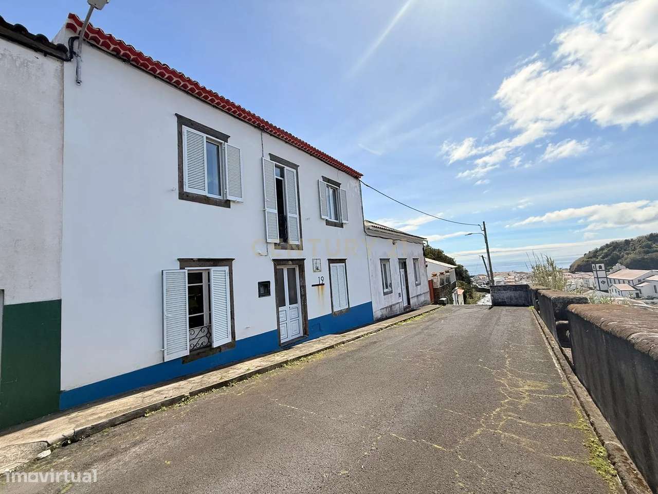 Moradia Única na Vila da Povoação – Um Verdadeiro Miradouro!-26