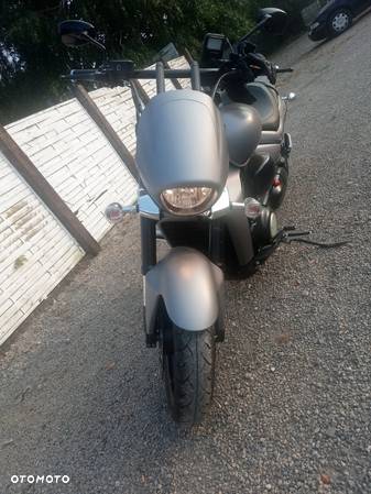 Suzuki Intruder - 4