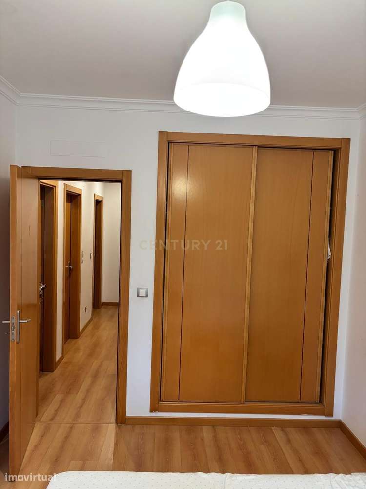 Apartamento Luxuoso com Vista Panorâmica em Montijo-8