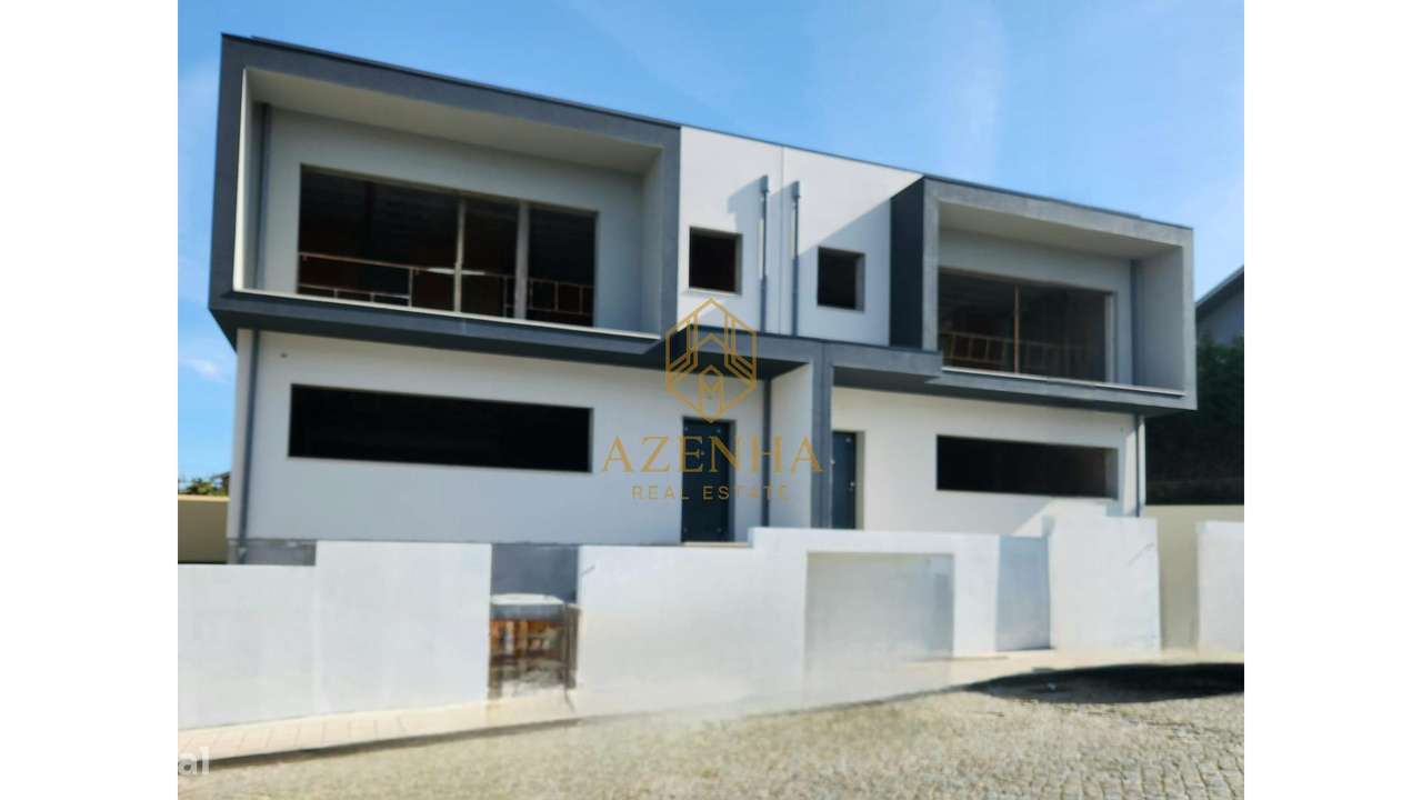 Moradia Geminada T3 em Maia-18