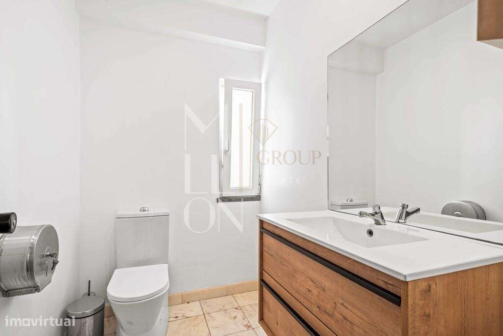 Oportunidade de Investimento Industrial - lote 7.290 m2 com 1.595 m2 d-37