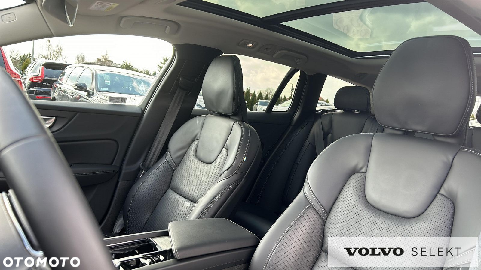 Volvo V60 Cross Country - 12