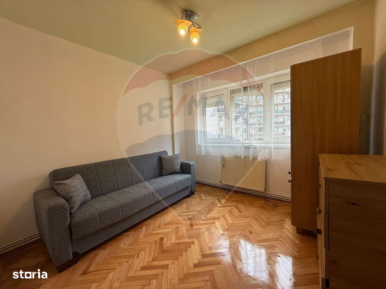 APARTAMENT DE 2 CAMERE DE VANZARE-0