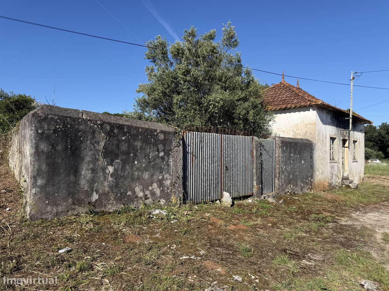 Terreno com casa e anexo para restaurar - Turquel, Alcobaça-24