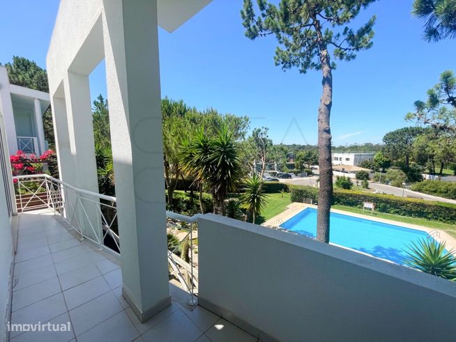 Moradia geminada T4 na Prestigiada Zona de Soltroia Rio-26