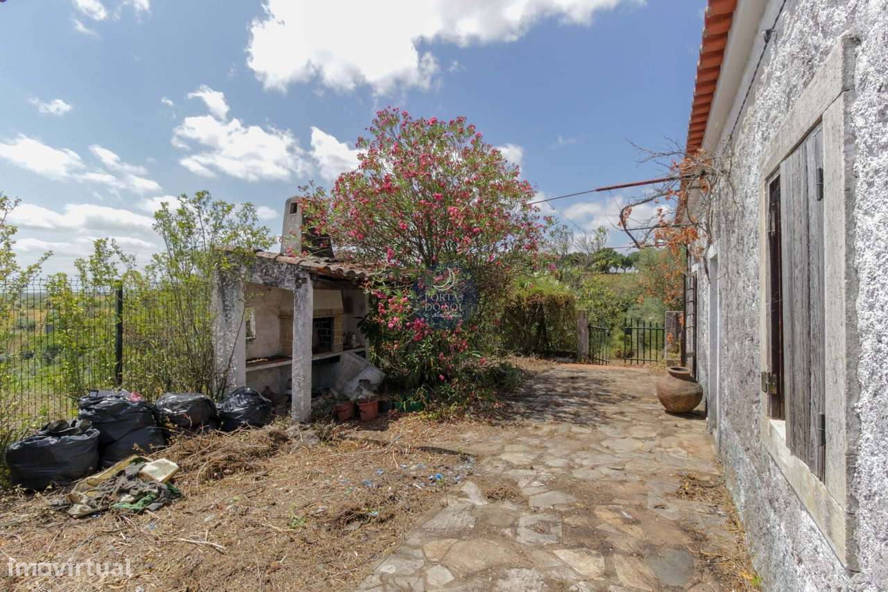 Quintinha de 2.995 m2 c/ moradia V2 e poço. - Grande imagem: 5/24