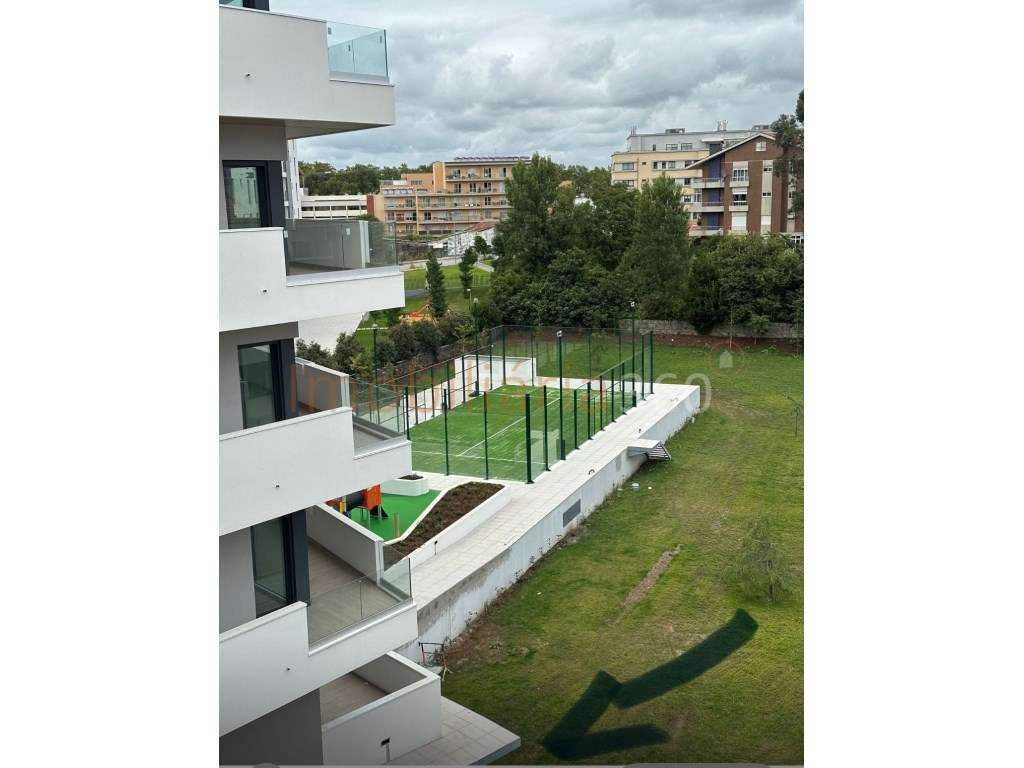 ** Apartamento T3 no Senhora do Porto Residence **-29