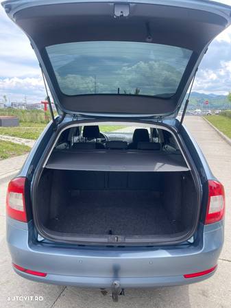 Skoda Octavia Combi 1.6 TDI DPF Elegance - 8