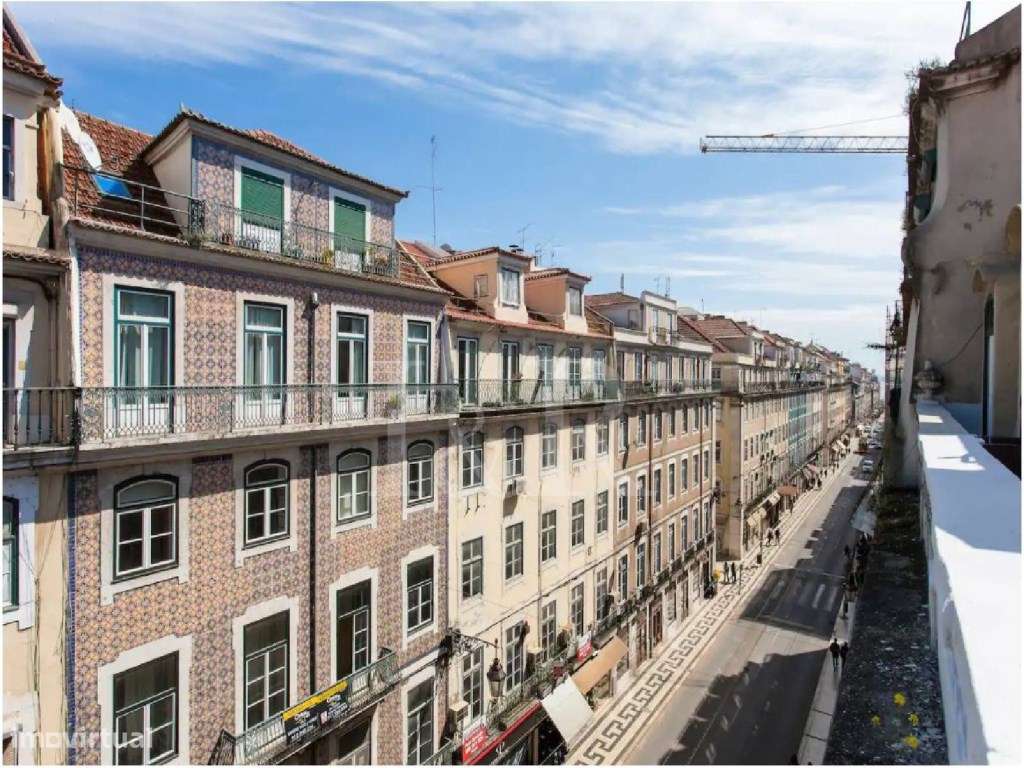 Apartamento T3 renovado e luminoso na Baixa de Lisboa-15