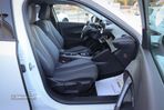 Peugeot 2008 1.2 PureTech Allure EAT8 - 12