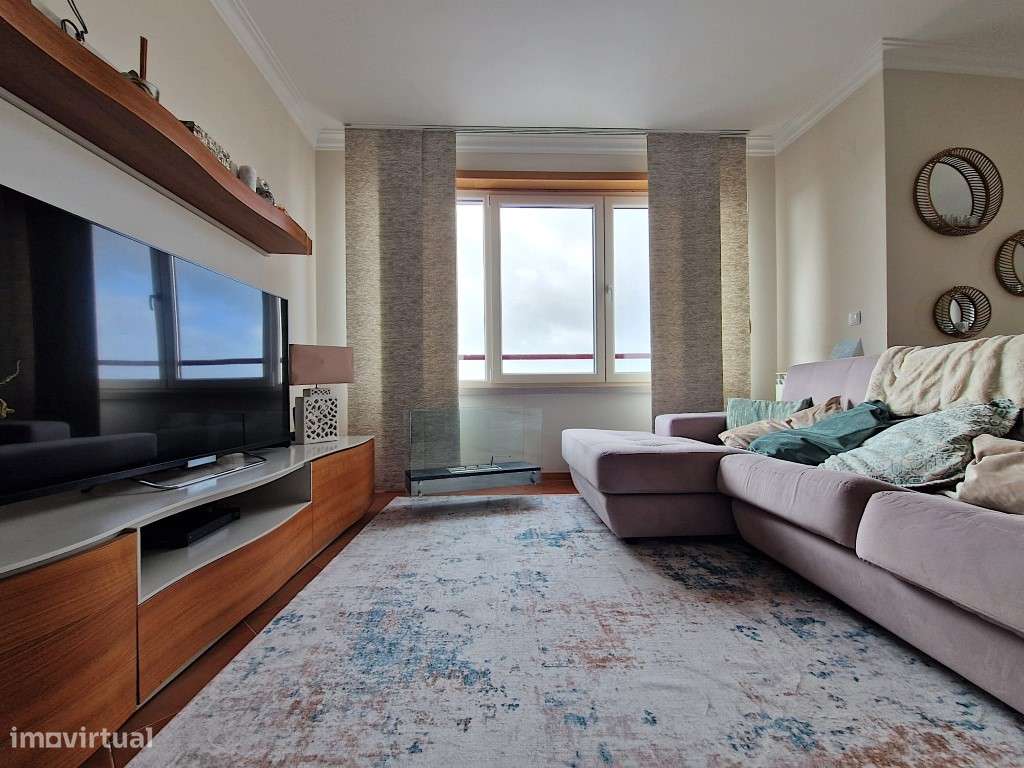 Apartamento T3 em Sesimbra com boas áreas - Grande imagem: 2/49