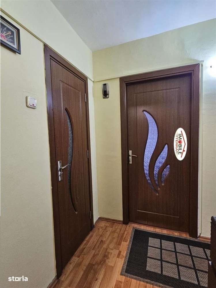 Apartament 3 camere decomandat cu pivnita de vanzare in Vasile Aaron-14