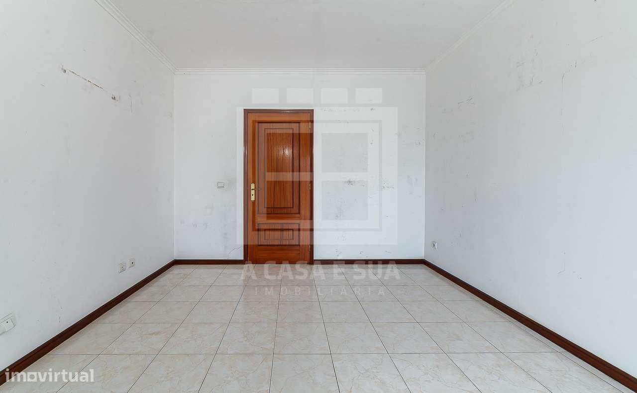 Apartamento T2 c/terraço 64m2+ 2 lug garagem+arrumos ATotal 197m2-14