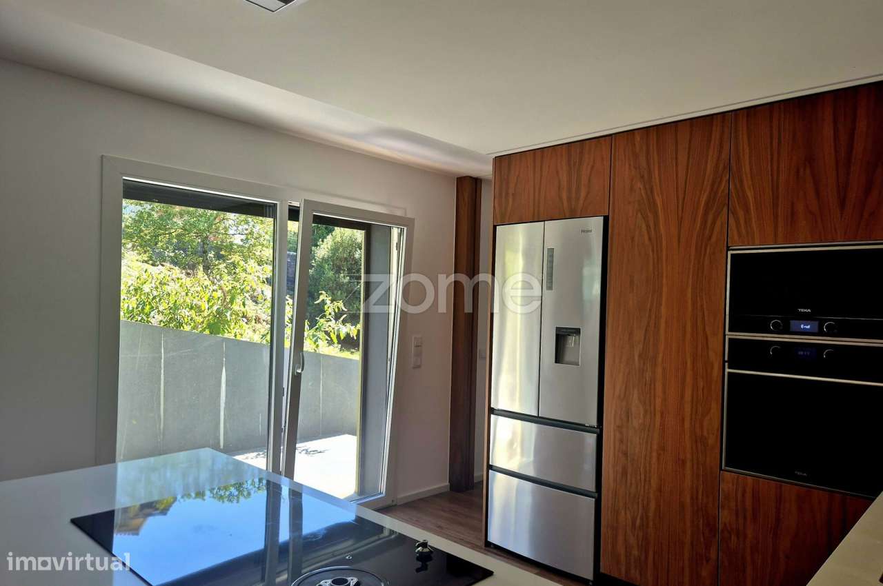 Moradia T3 Semi-Nova em Lanhas, Vila Verde-16