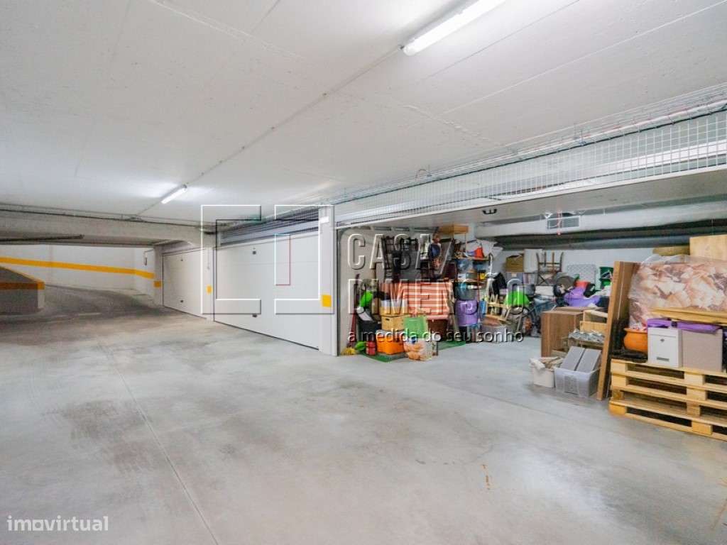 Apartamento de tipologia T2 na Serra de Carnaxide, com Garagem BOX,...-39