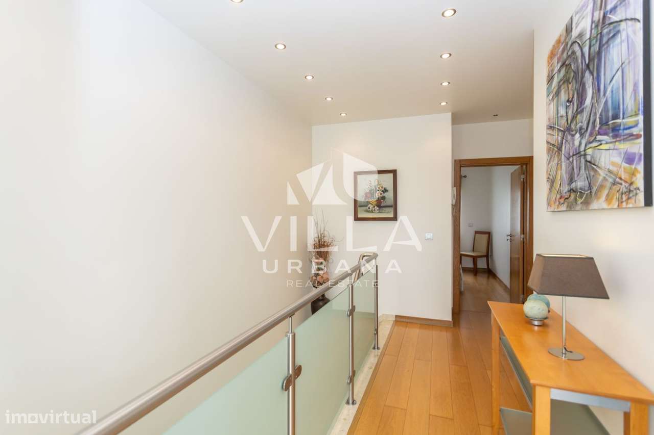 Moradia T3 +1 com Garagem localizada numa zona tranquila em Belverde-29