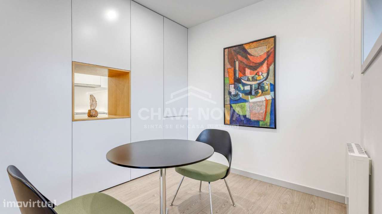 Apartamento T2 c/ Varanda e 2 Lugares de Garagem-Constituição/ Marquês-9