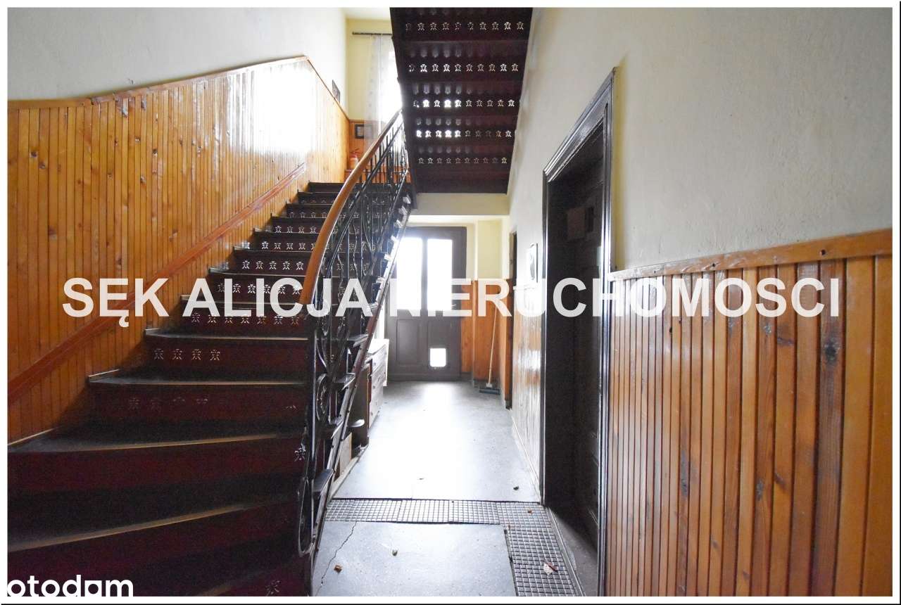 Kamienica z dużym parkingiem i ogrodem-14