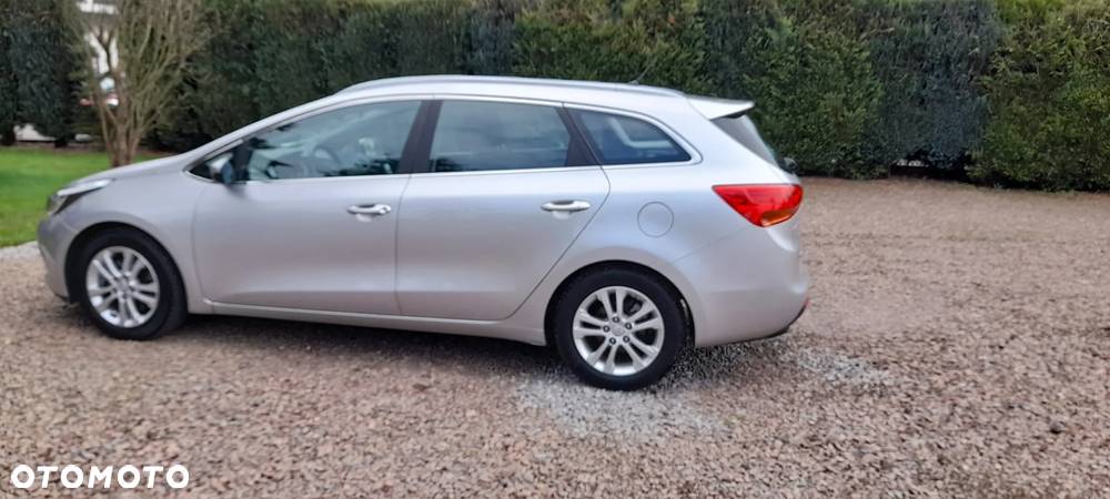 Kia Ceed 1.6 GDI SW ISG Vision - 30