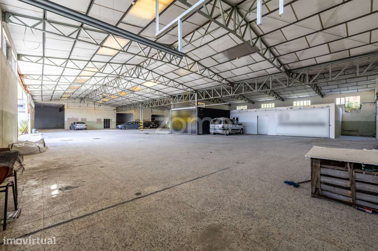 Pavilhão/Armazém Industrial, à entrada de Alcobaça c/ 1960m2-5
