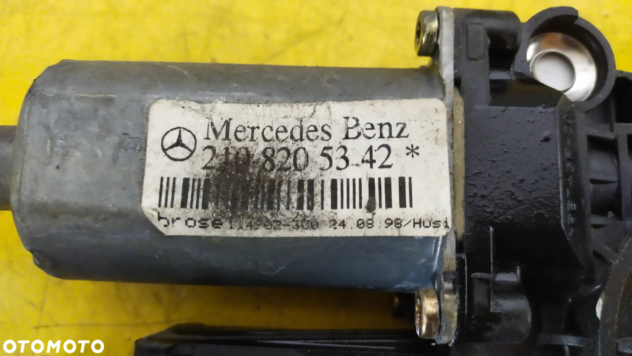 Mercedes W210 silniczek szyby 2108205342 - 2