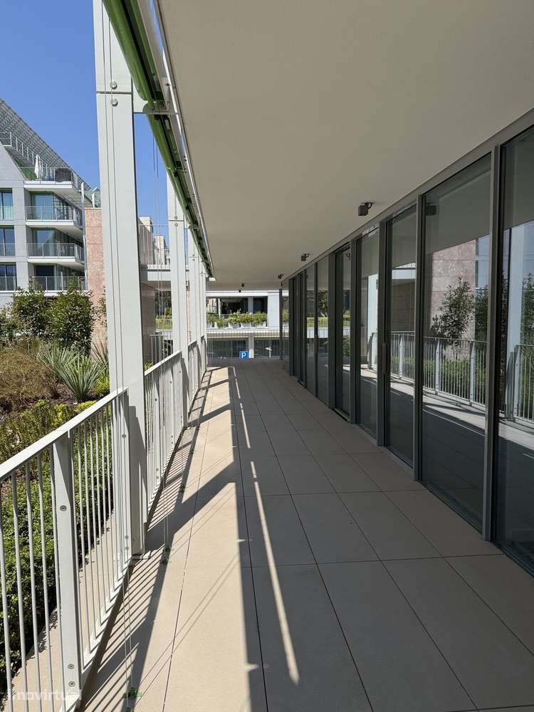 Exclusivo T4 no Prata Riverside Village-23