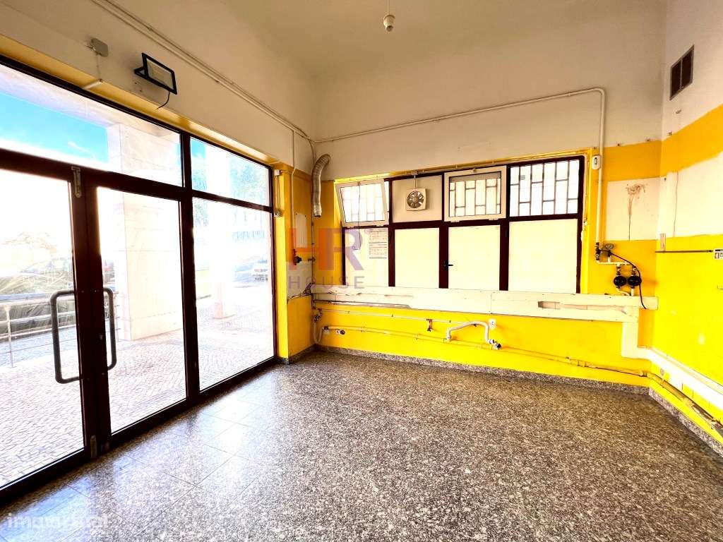 Vende-se duas lojas em Coimbra Vale das Flores. - Grande imagem: 4/11