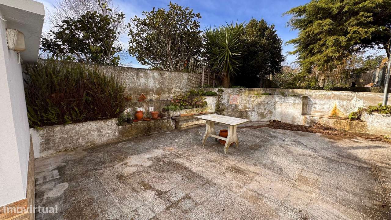 Moradia T5 com Terreno Generoso  - Mafra-12