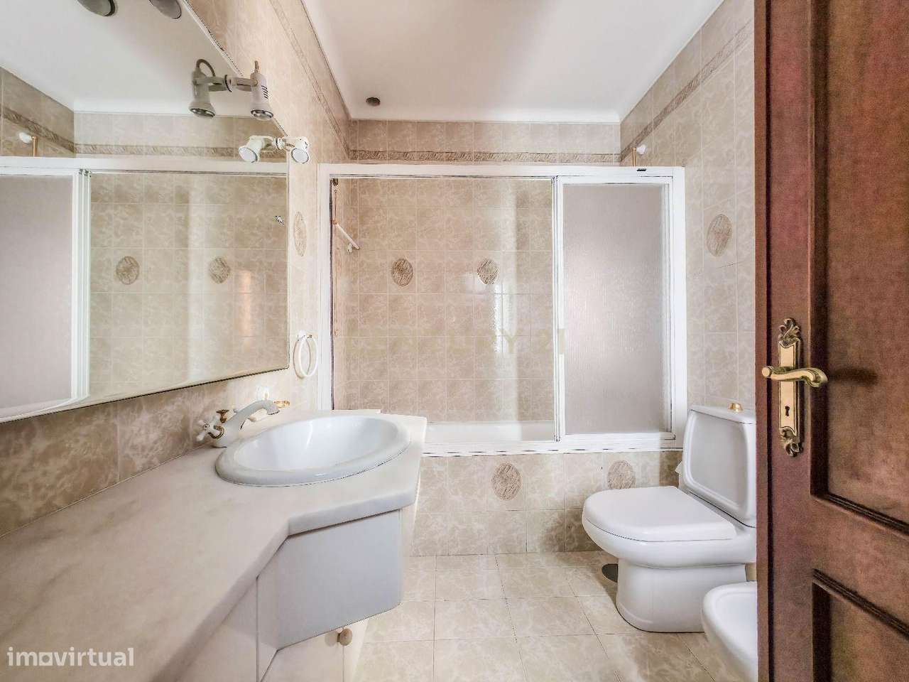 Moradia em Arcozelo — Elegância, Espaço e Proximidade ao Mar-29
