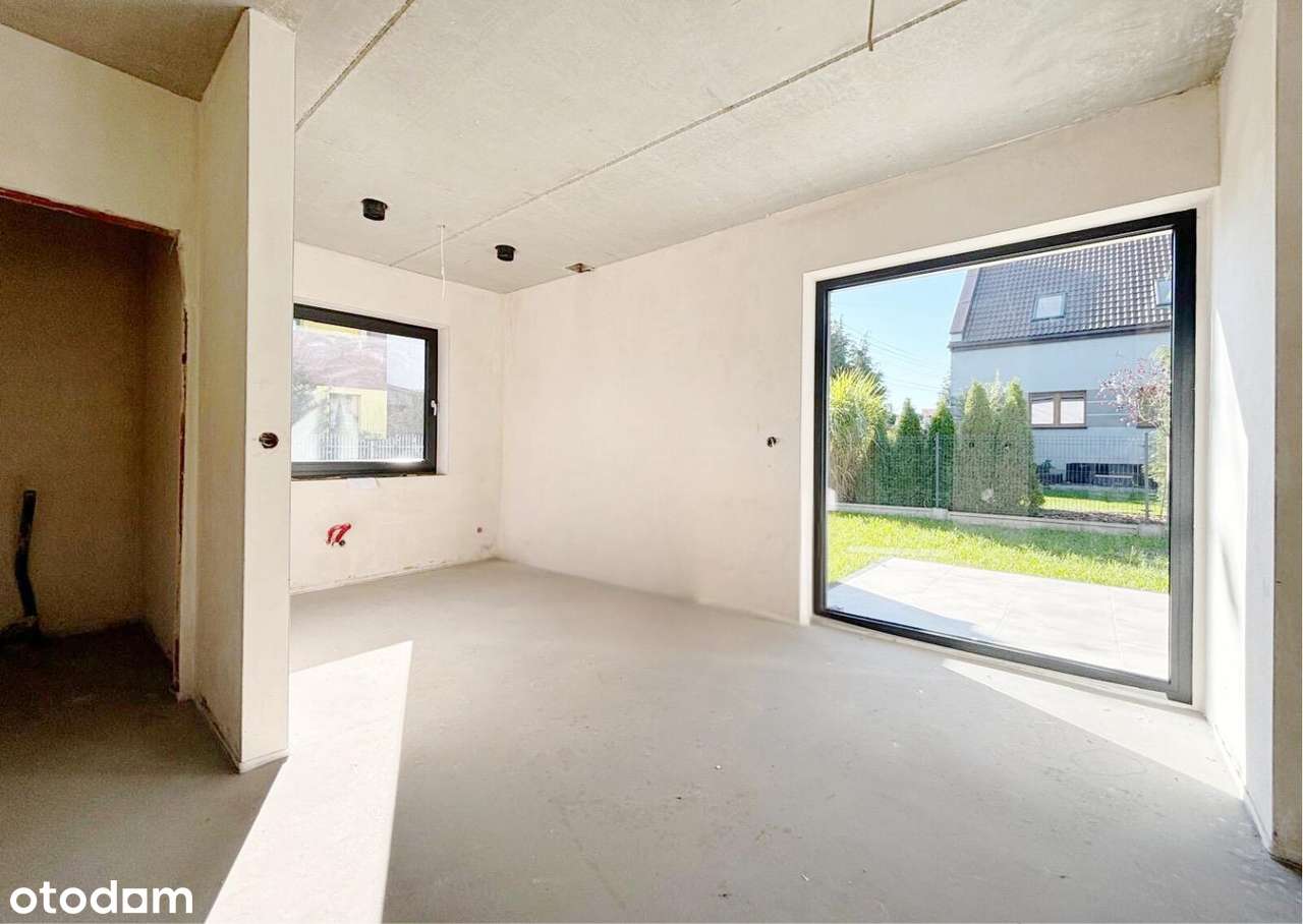 Przestronny dom z garażem i tarasem w spokojnej okolicy - Pełny obrazek: 5/12