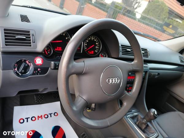 Audi A4 Avant 2.0 - 25