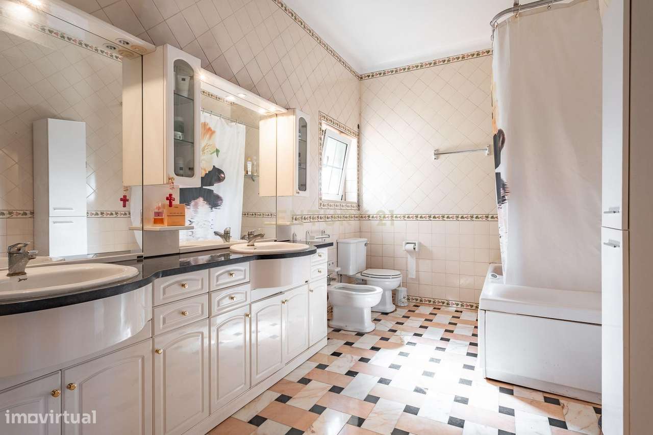 Moradia rodeada pelo campo-26