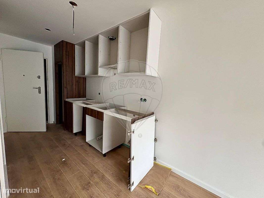 APARTAMENTO T0 NOVO JUNTO À AVENIDA DA LIBERDADE, BRAGA - Grande imagem: 5/15