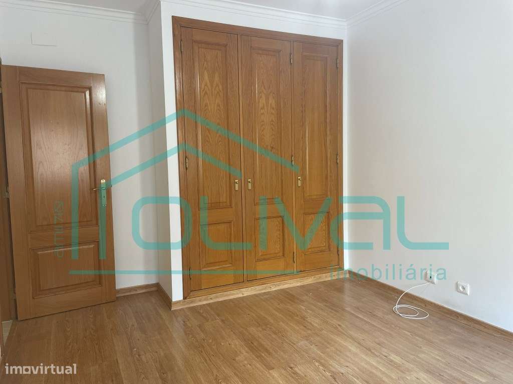 Apartamento T3 com parqueamento e arrecadação na 2ª Fase da Qta. Pi...-18