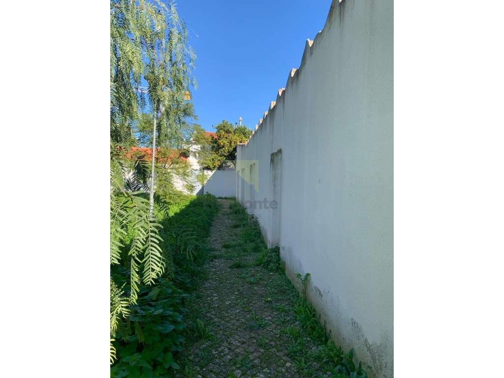Terreno Urbano no Centro do Montijo para Prédio de 4 Andares-25