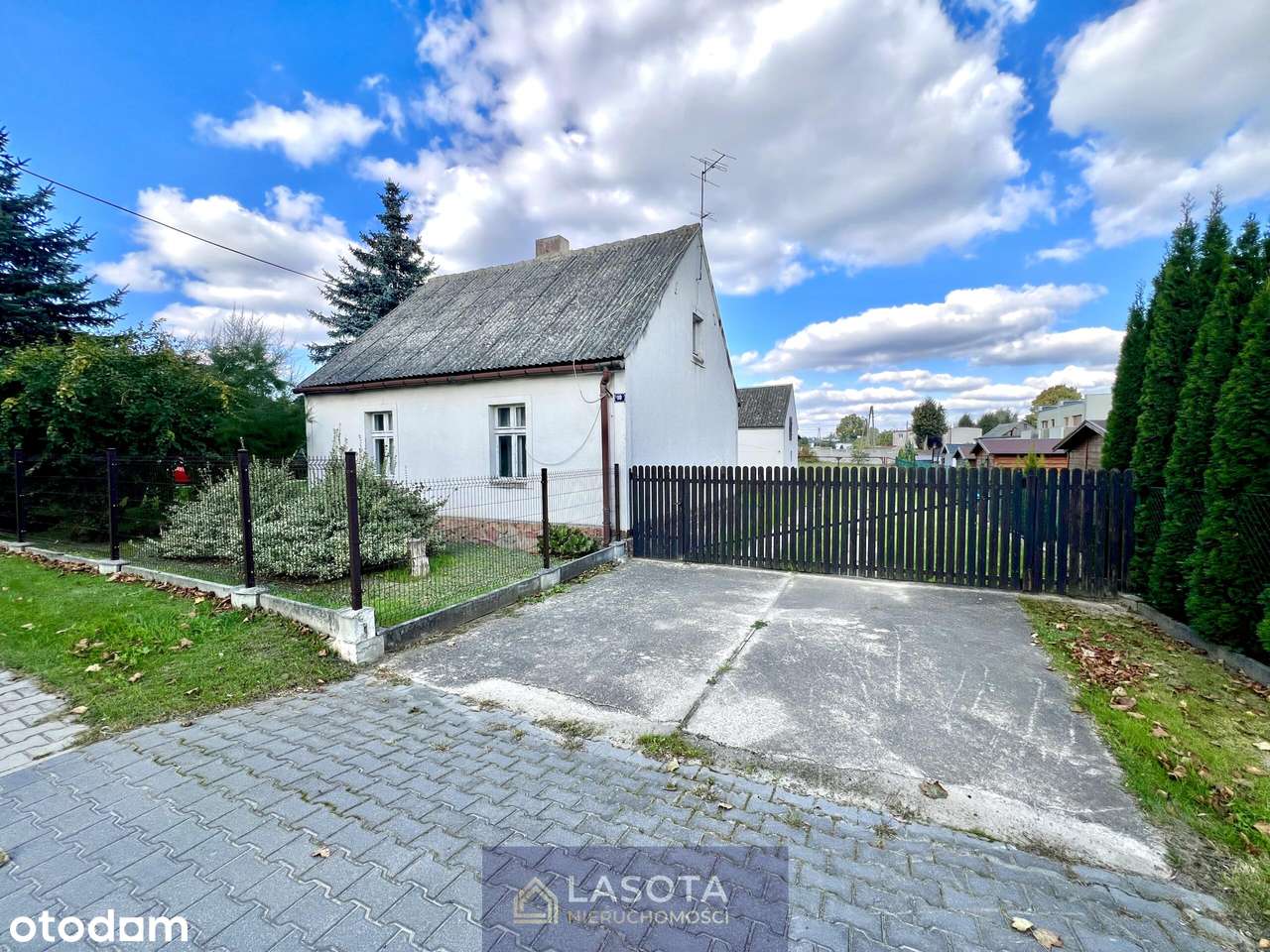 Dwa domy na działce 2525 m² - Idealna Inwestycja z podziałem-17