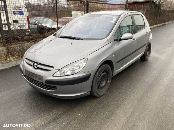 Dezmembrez Peugeot 307 1.4 HDI 2003 8HZ 50KW - 1