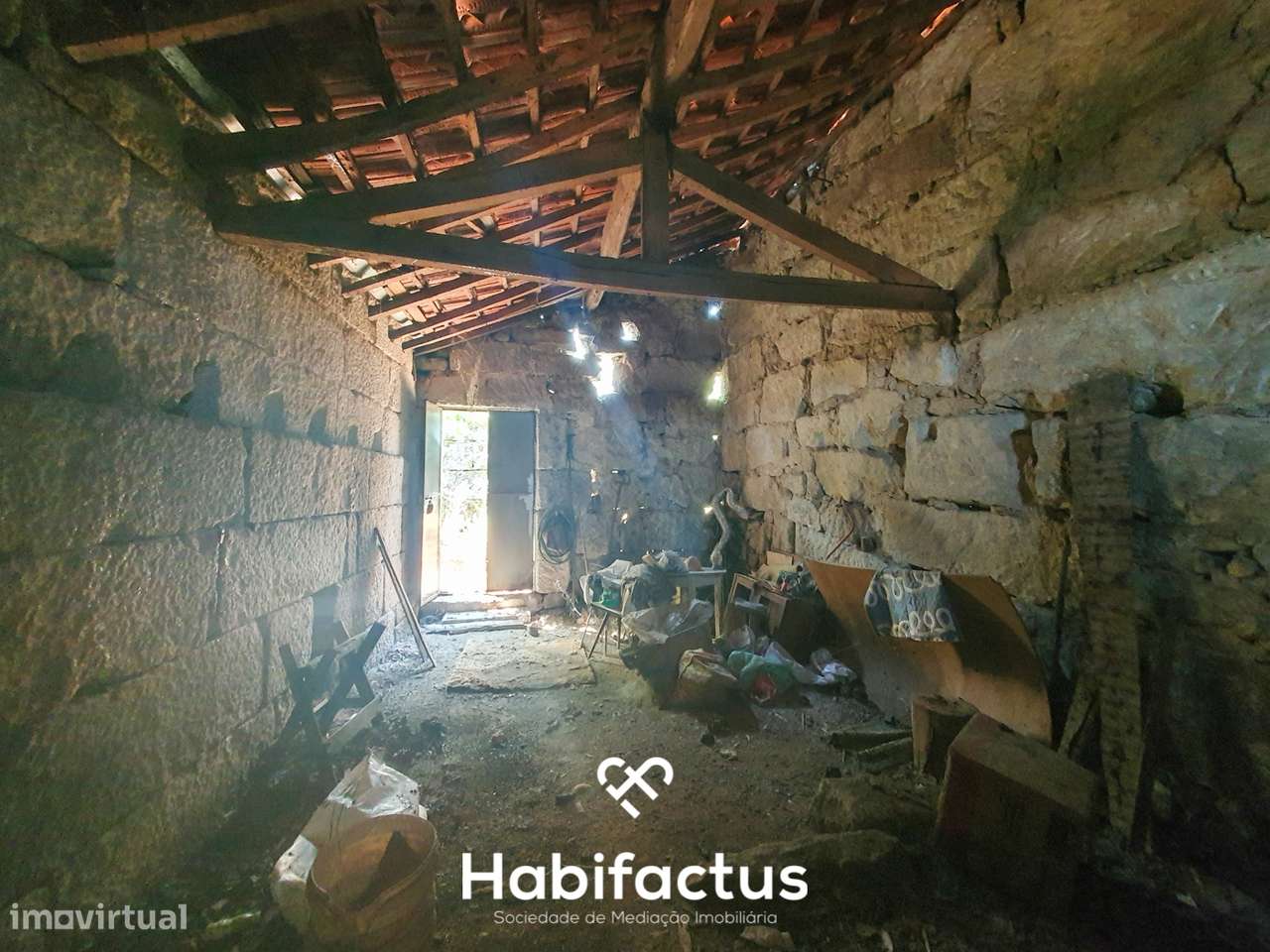 Moradia T3 à venda para Renovação em Paranhos da Beira - Seia-18