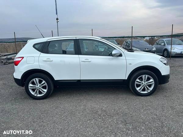 Nissan Qashqai 2.0 dCi 4 x 4 DPF Aut acenta - 7