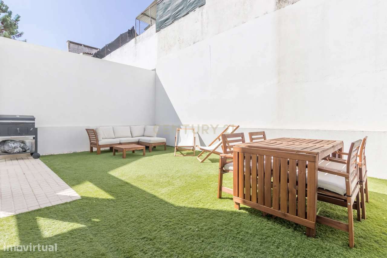 Moradia Geminada como Nova na Quinta do Conde - Grande imagem: 4/36