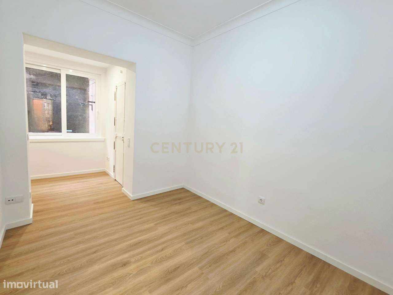 Apartamento T1 totalmente remodelado perto da Av. de Roma - Grande imagem: 2/19